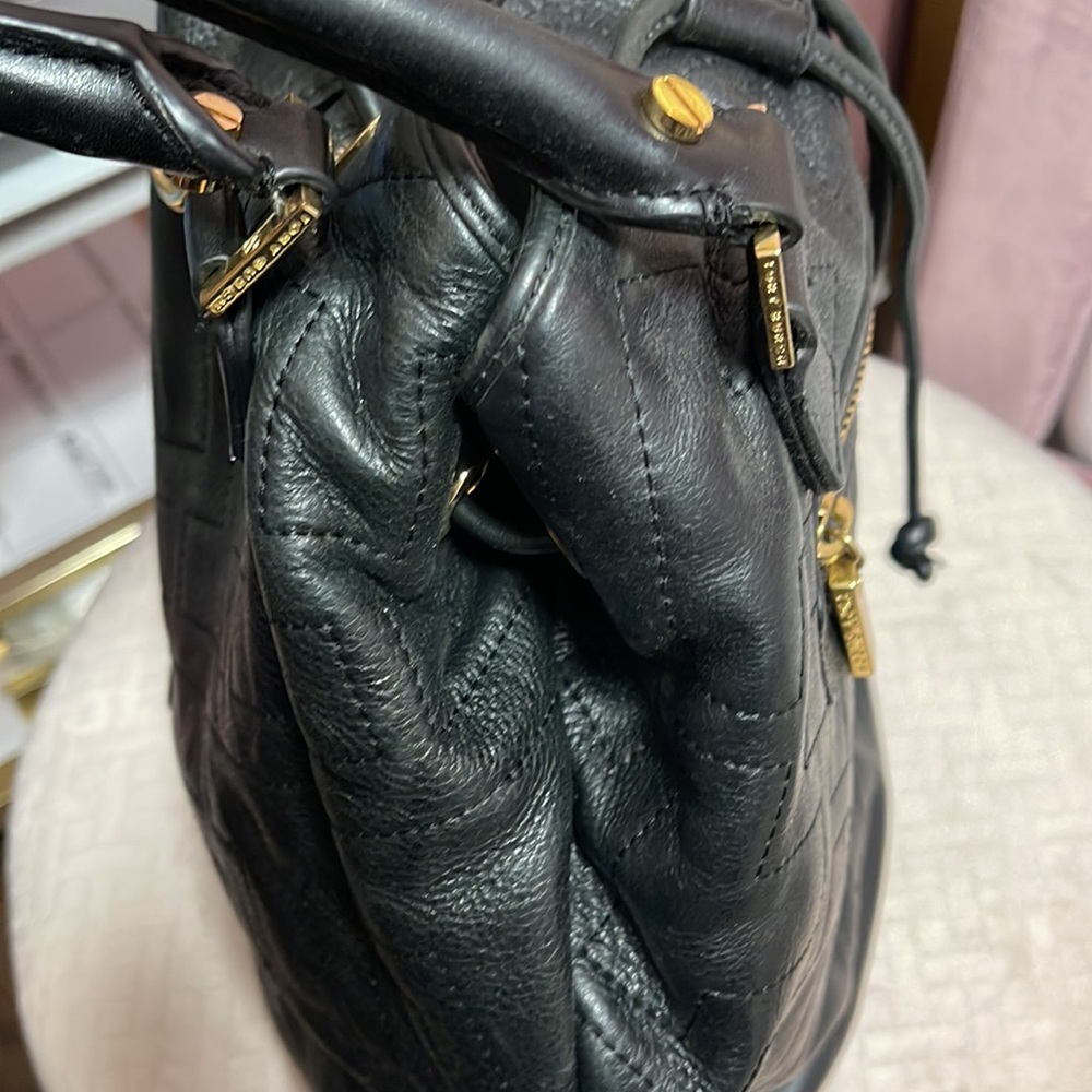 TORY BURCH LEATHER BUCKET BAG - Picture 4 of 6